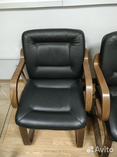 Кресло кожаное б/у
