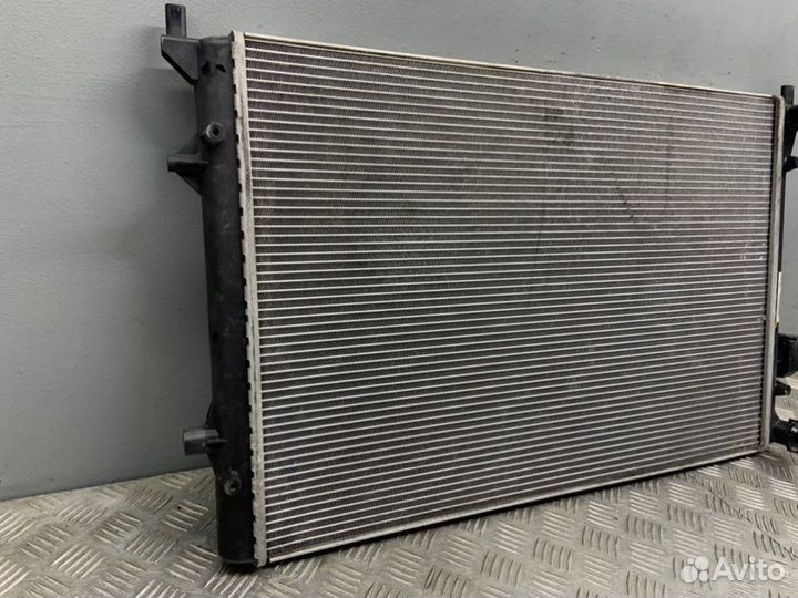 Радиатор охлаждения Volkswagen Passat B6