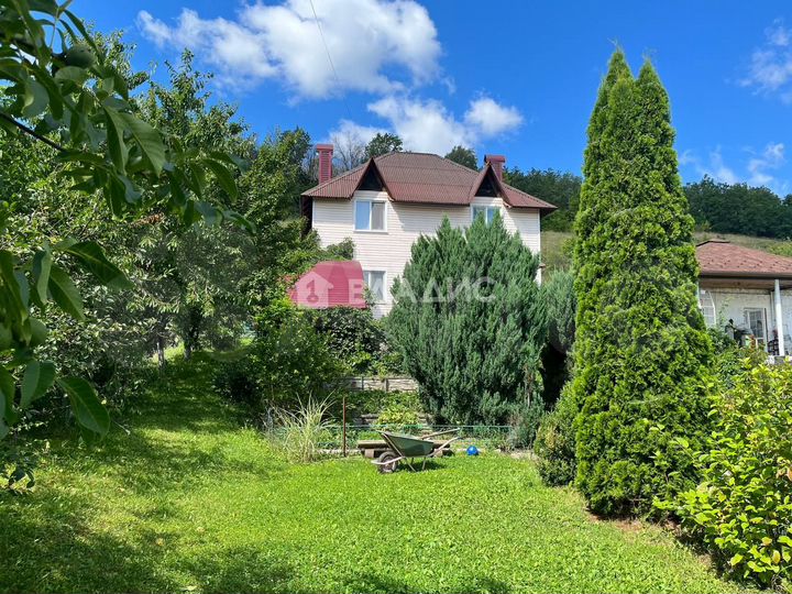 Дом 122,6 м² на участке 7,5 сот.