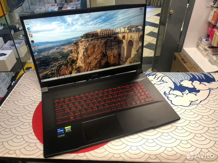 Ноутбук MSI GF76 Katana (12UGS-070XRU) /i7 12700H