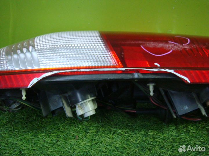 Фонарь nissan NT30,PNT30,T30 X-trail 1 модель белы