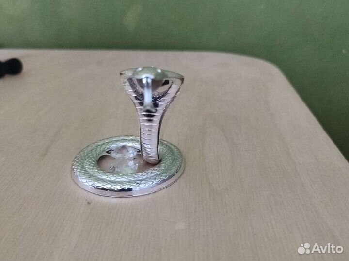 Статуэтка кобра