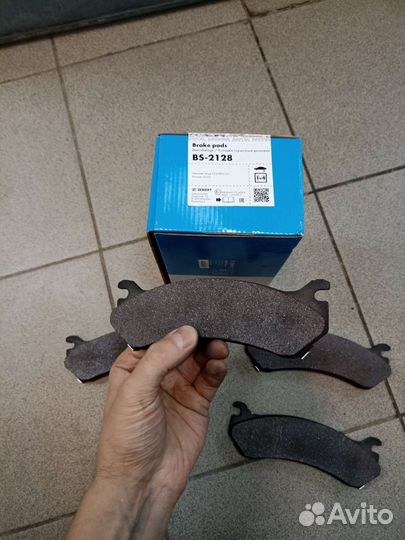 Комплект задних колодок Hummer H2