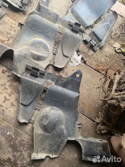 Пыльник двигателя боковой рено дастер