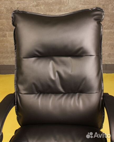 Офисное кресло (геймерское). Кресло для директора