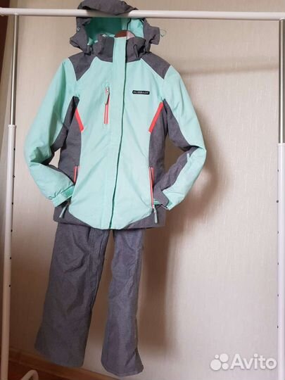 Спортивный костюм женский