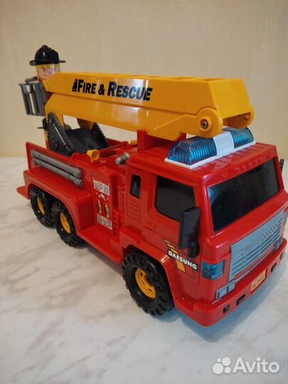 Машина пожарная 10345 Daesung