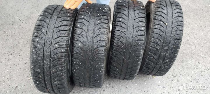 Bridgestone Ice Cruiser 7000 215/60 R16