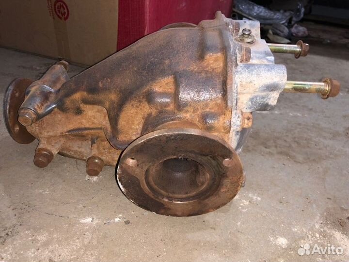 Редуктор задний Mitsubishi Space Wagon N94W 4G64