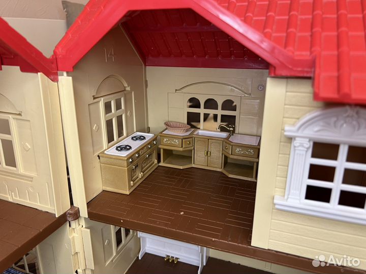 Домик кукольный