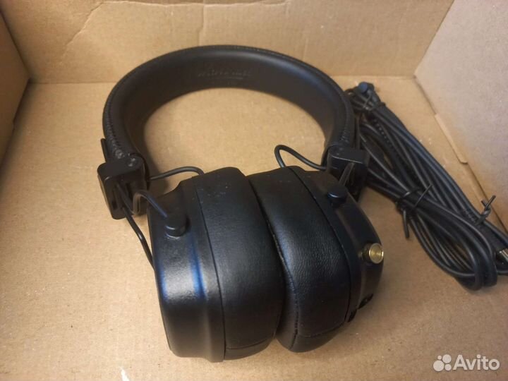 Наушники Marshall