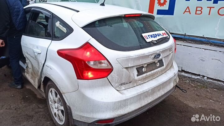 Ручка двери задней правой наружняя Ford Focus 3