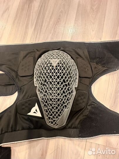 Наколенники dainese