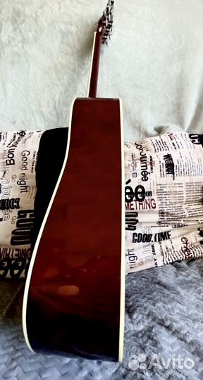 Акустическая гитара
