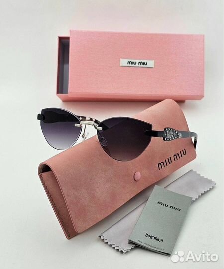 Солнцезащитные очки женские Miu Miu
