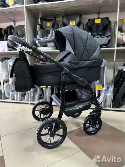 Новая коляска на надувных колесах, Польша