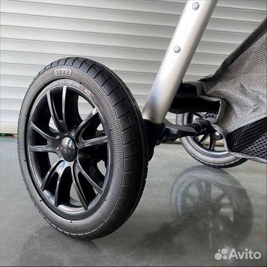 Коляска для новорождённых