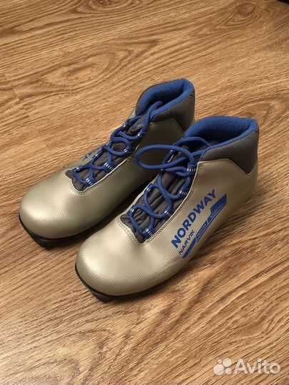 Лыжные ботинки