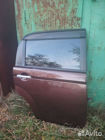 Дверь боковая левая spade