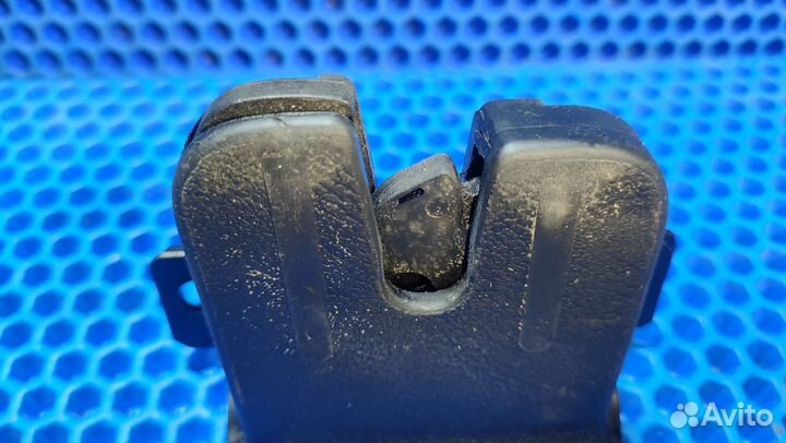 Замок крышки багажника VAG 7L6827505