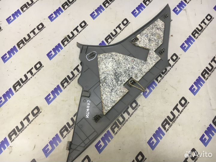 Накладка задней стойки левая Хендай Соната