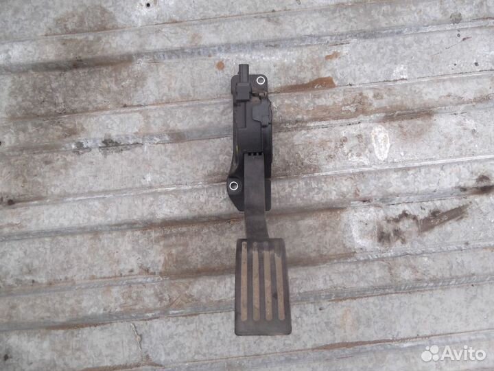 Педаль акселератора Ford Focus 3 2011