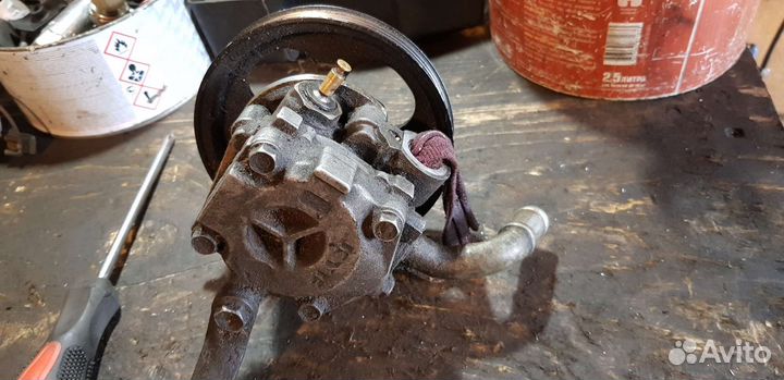 Насос гур Daihatsu YRV