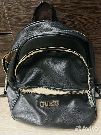 Кожанный рюкзак Guess