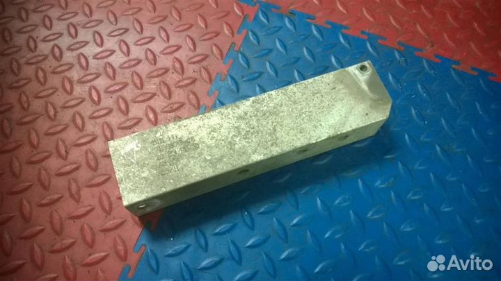 Кронштейн усилителя переднего бампера левый BMW 5