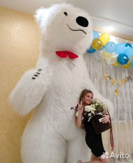 Белый мишка, Зайка, Чебурашка поздравление