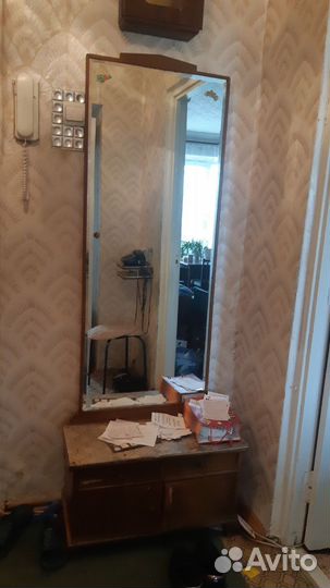 Трюмо с зеркалом старинное