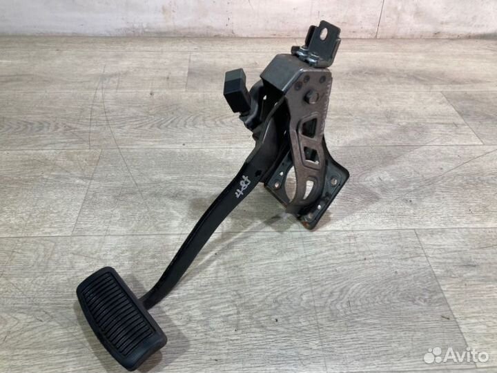 Педаль тормоза Hyundai Elantra Hd седан G4FC 2009