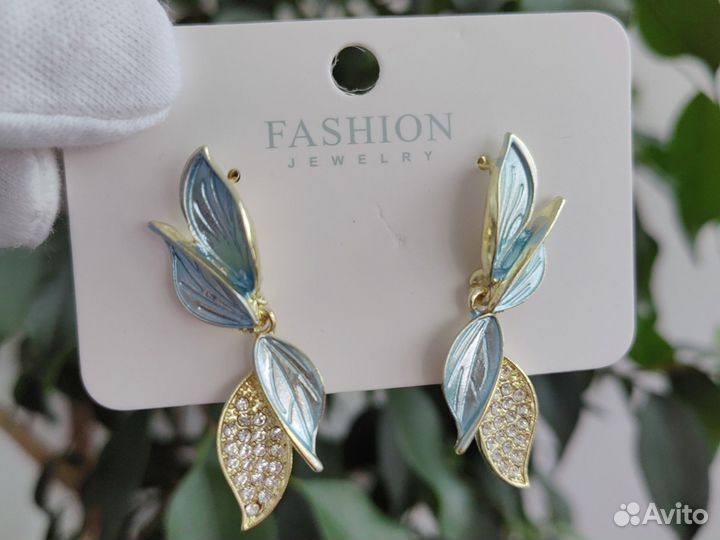 Серьги - гвоздики с листочками