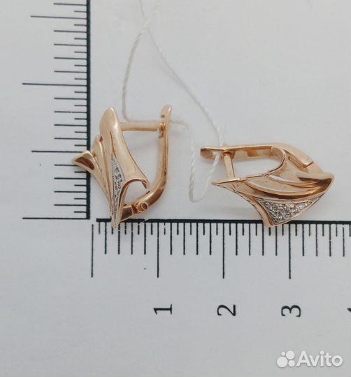 Серьги с синтетическим камнем Золото