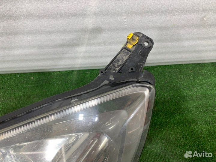Фара галоген передняя левая Opel Vectra седан