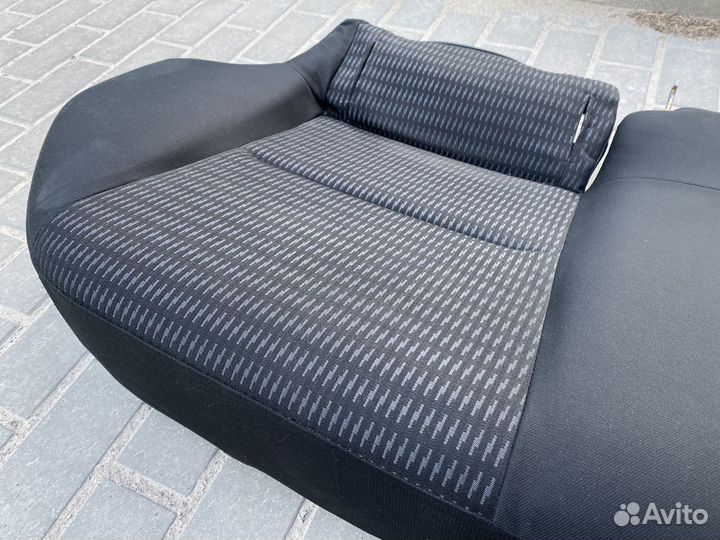 Заднее сиденье на Mitsubishi Lancer x