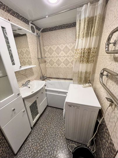 2-к. квартира, 52 м², 1/9 эт.