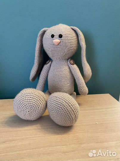 Вязаная игрушка зайчик тильда