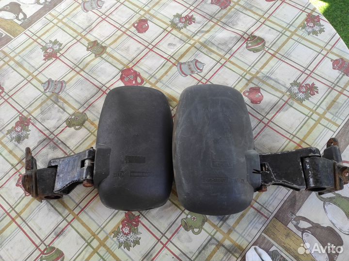 Боковое зеркало