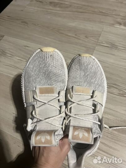 Кроссовки Adidas белые 41