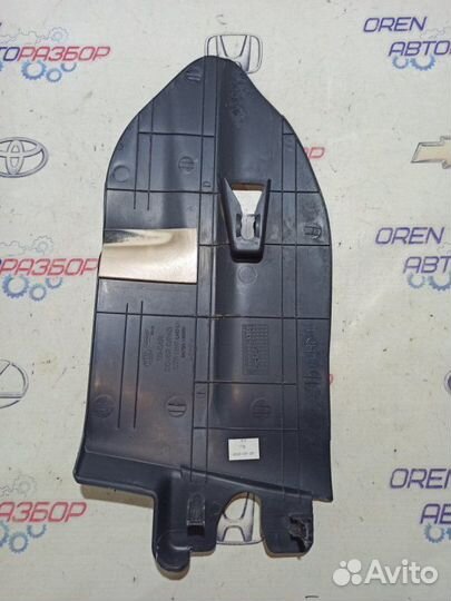 Накладка на центральную консоль левая Kia Cerato 2