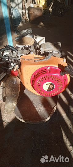 Двигатель бензиновый 4 х тактный