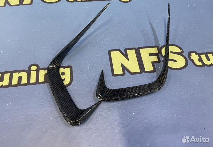 Вставки в задний бампер на BMW G20 из карбона