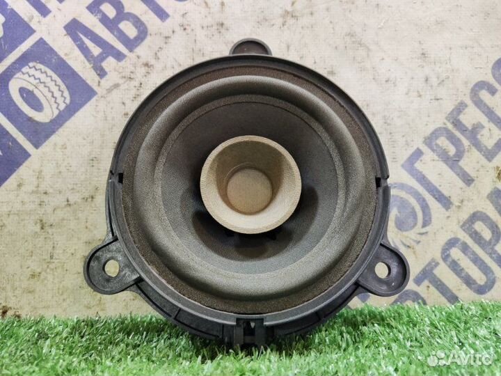 Динамик задний левый Renault Fluence седан 1.6