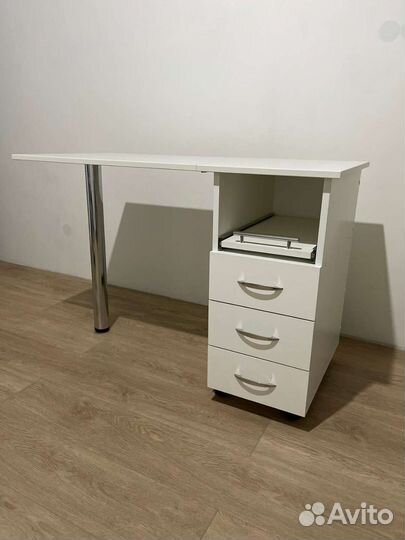 Складной маникюрный стол + полка