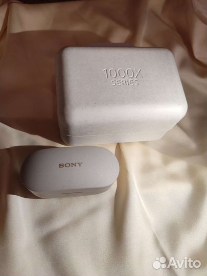 Беспроводные наушники Sony