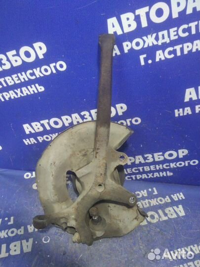 Передний левый поворотный кулак Mercedes-Benz W202