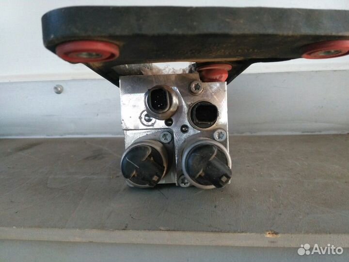 Блок клапанов Dynamic Drive BMW X5 E70 X6 E71