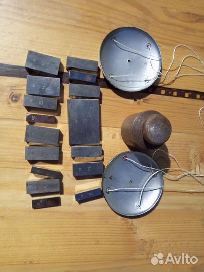 Весы с гирьками