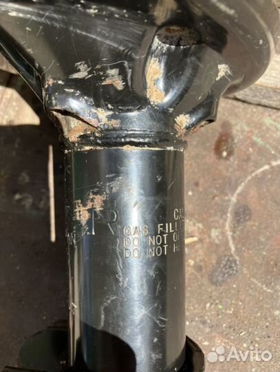 Амортизатор передний Mazda Xedos 6, 626 оригинал R